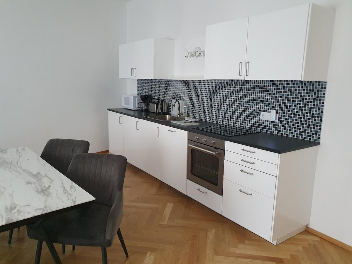 Apartment Central - 22 Wien